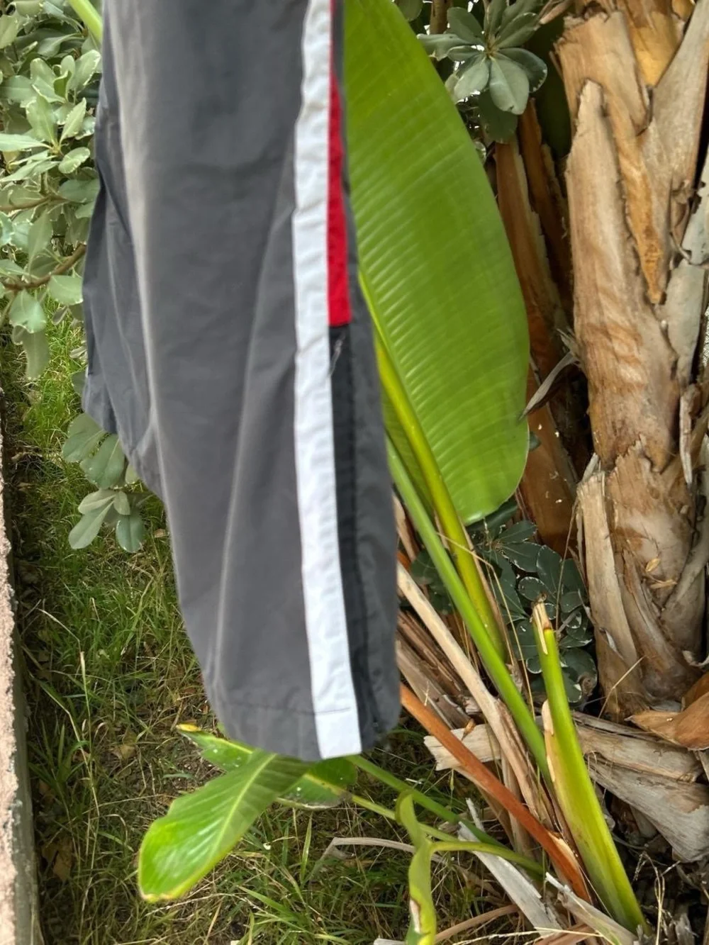 Vintage 2000s Nike Boys L 14-16 Gray Red Stripe Track Pants